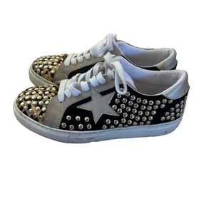 Steve Madden Turner Studded Sneaker 7 🖤